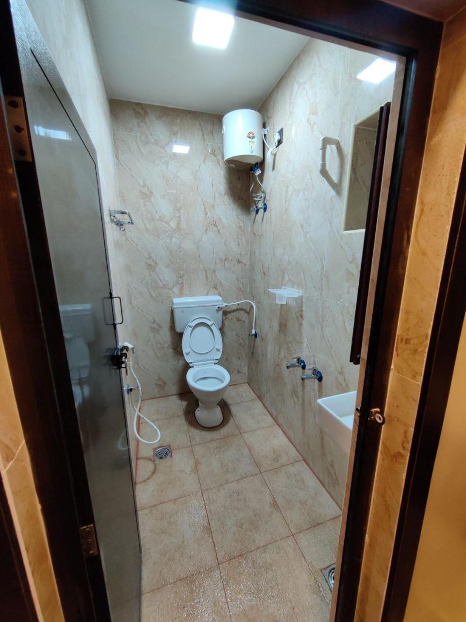 Sundar Lodge Tiruppatur 外观 照片